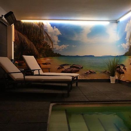 Hotel Monte Cristo Hoeselt Bagian luar foto