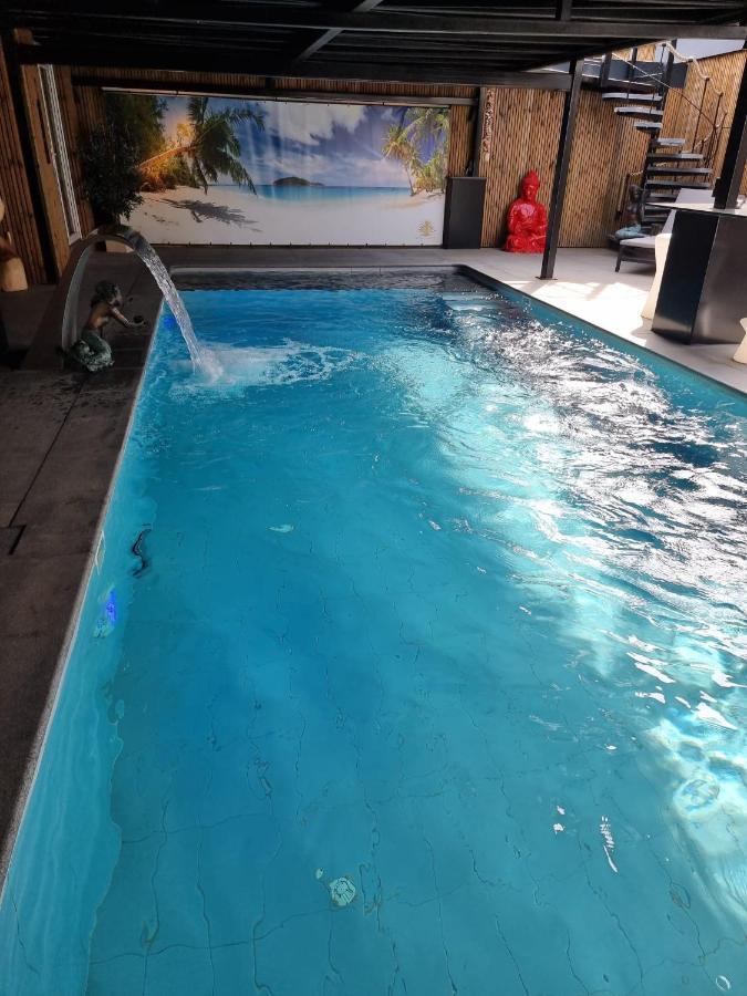 Hotel Monte Cristo Hoeselt Bagian luar foto