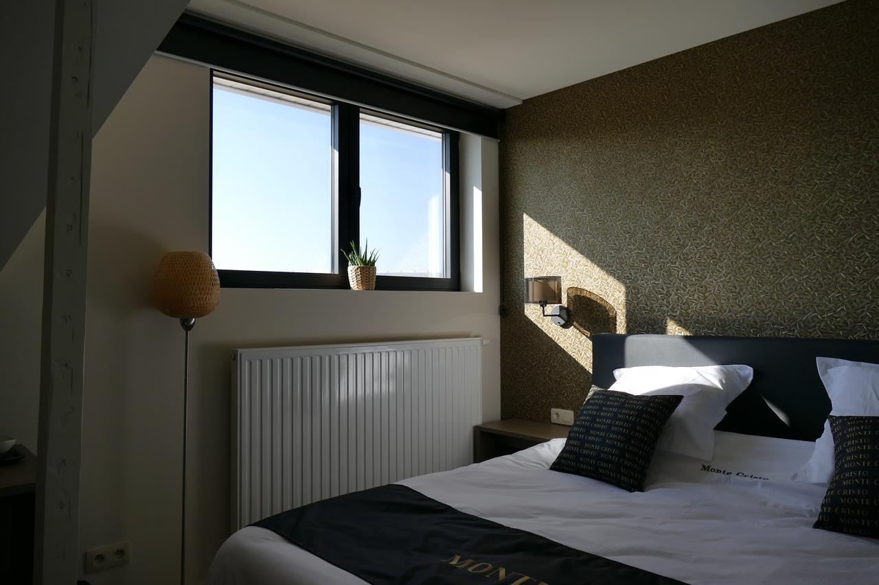 Hotel Monte Cristo Hoeselt Bagian luar foto